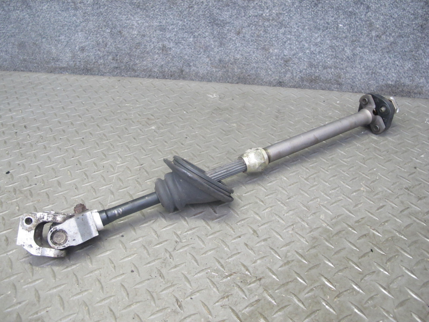 94-95 BMW E34 5-SERIES Sedan Steering Column Shaft OEM