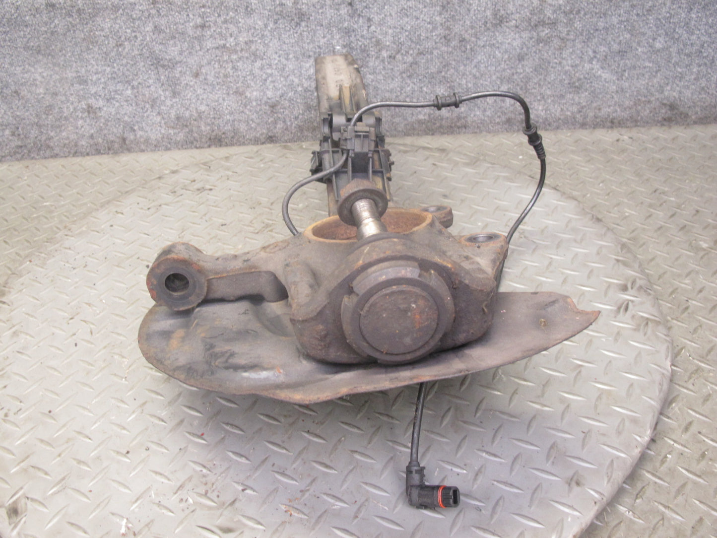 07-11 Mercedes W164 ML63 AMG Front Right Spindle Knuckle Wheel Hub Bearing OEM