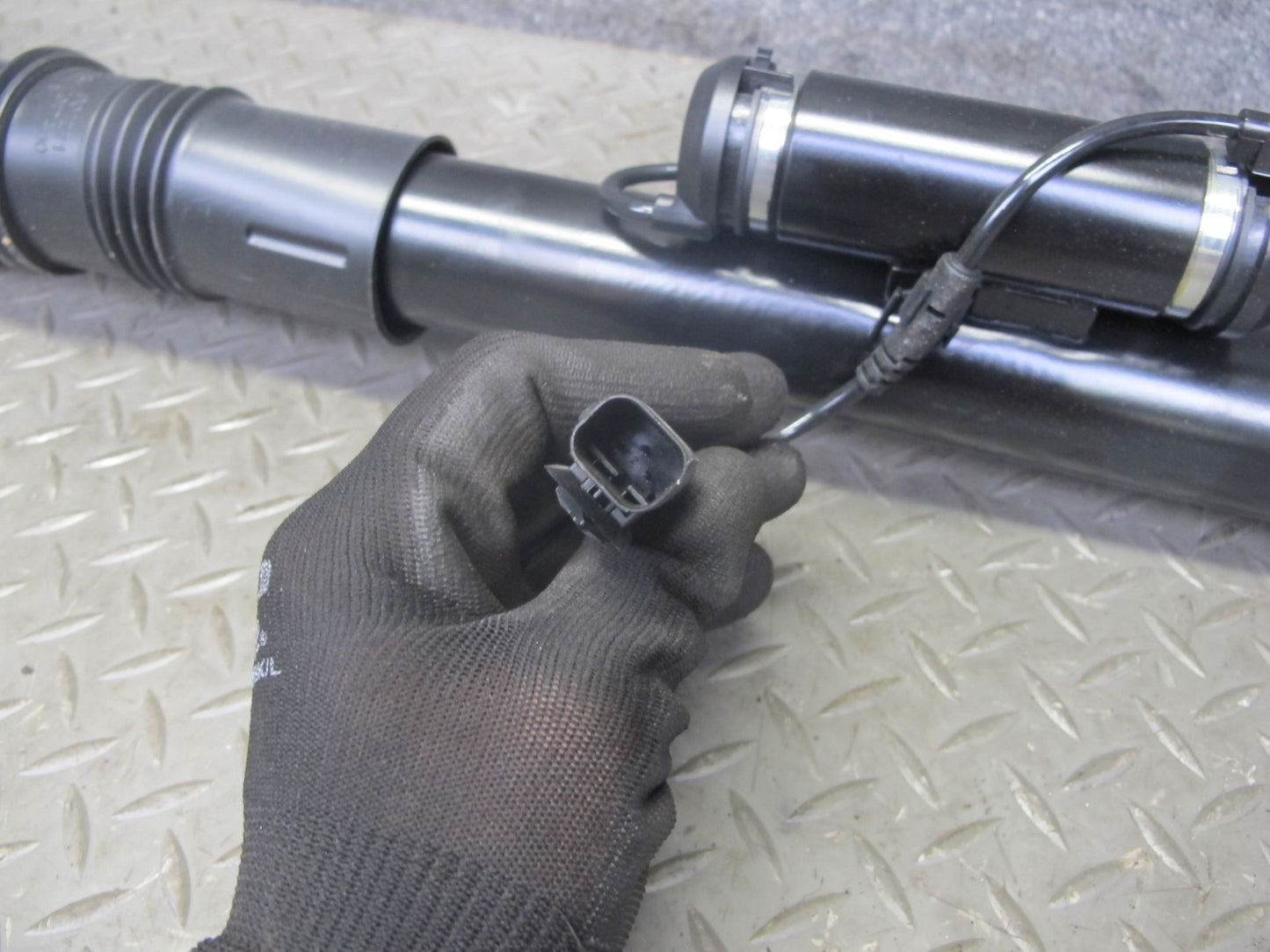 07-11 Mercedes W164 ML63 AMG ADS Rear Left Airmatic Strut Shock Absorber Aftmrkt