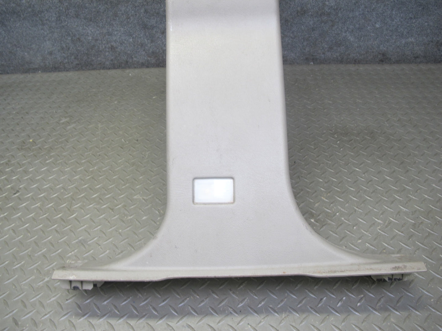 2003-2004 Hummer H2 Left Driver Side Upper Lower B Pillar Trim Cover Panel