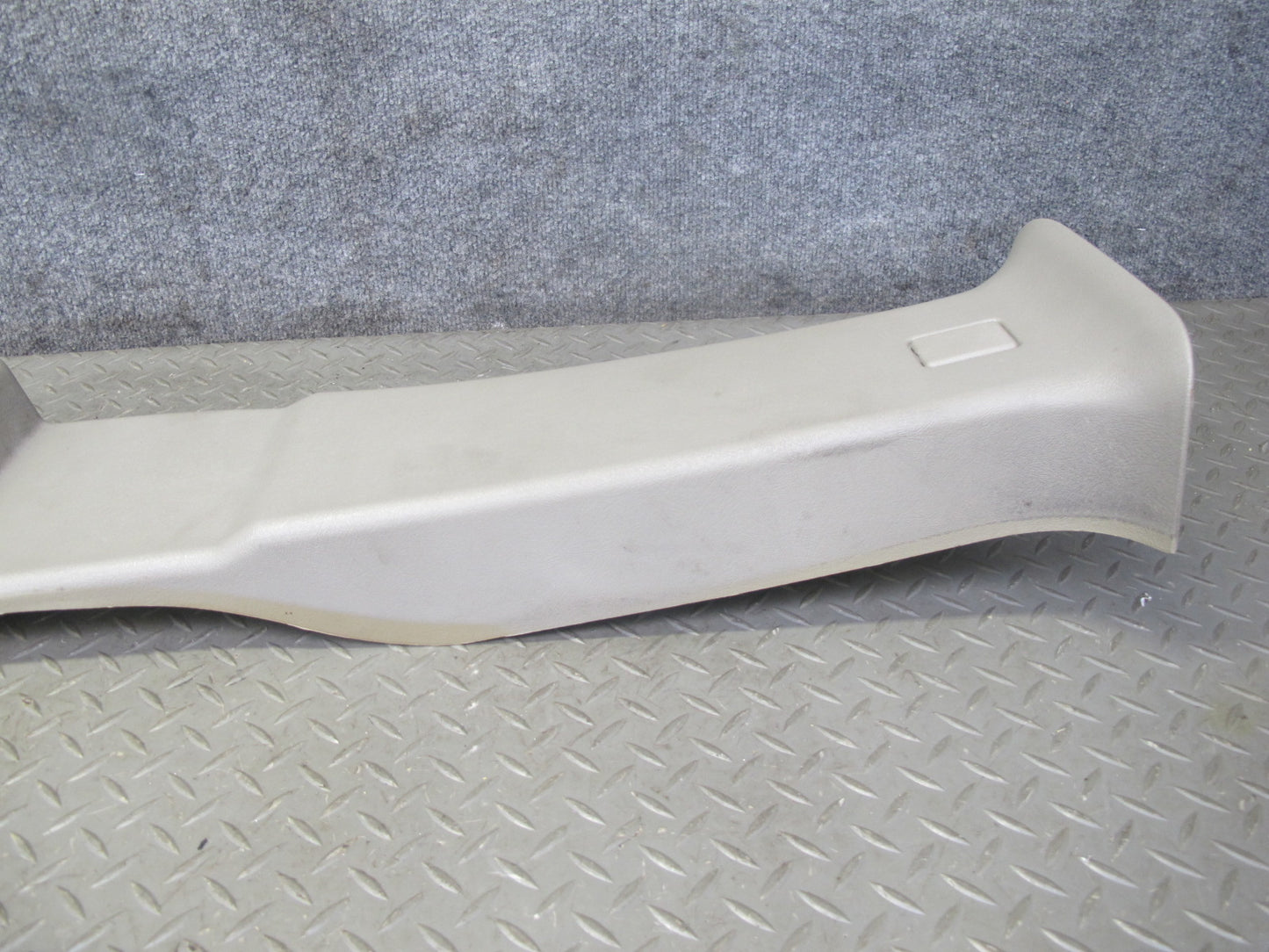 2003-2004 Hummer H2 Left Driver Side Upper Lower B Pillar Trim Cover Panel