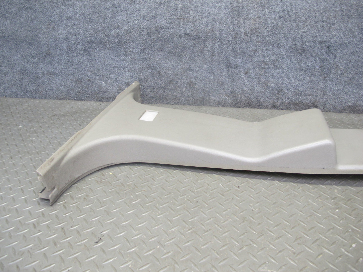 2003-2004 Hummer H2 Left Driver Side Upper Lower B Pillar Trim Cover Panel