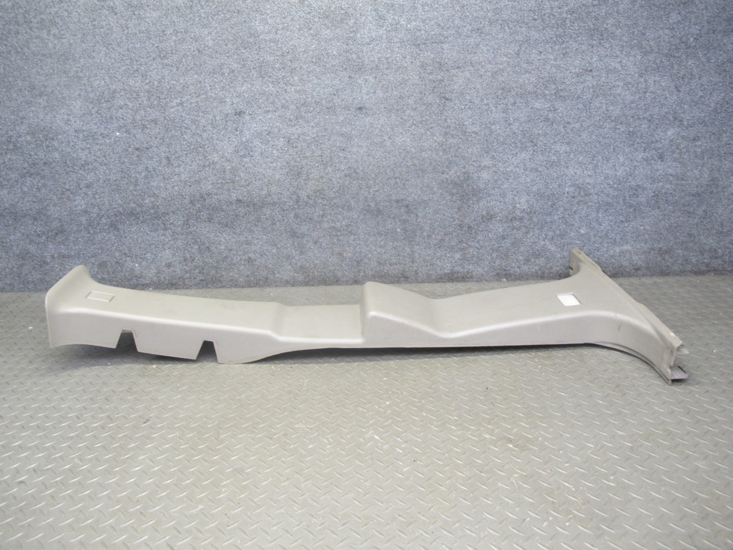 2003-2004 Hummer H2 Left Driver Side Upper Lower B Pillar Trim Cover Panel