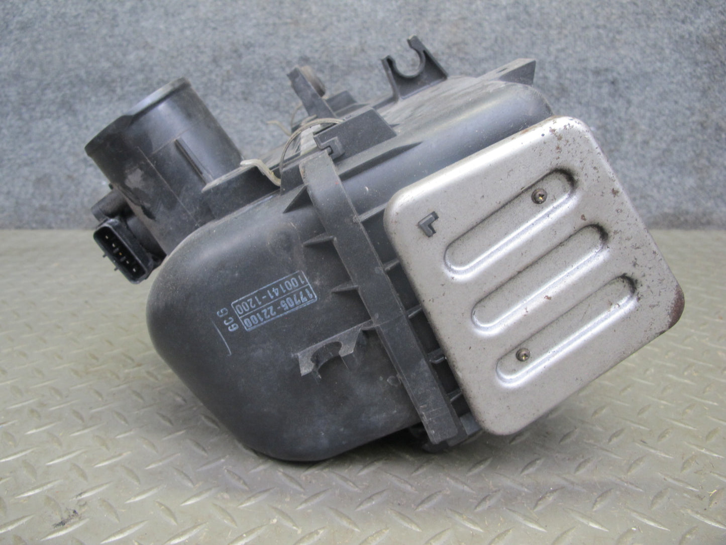 00-05 Toyota MR2 Spyder ZZW30L Air Intake Cleaner Filter Box w Sensor OEM