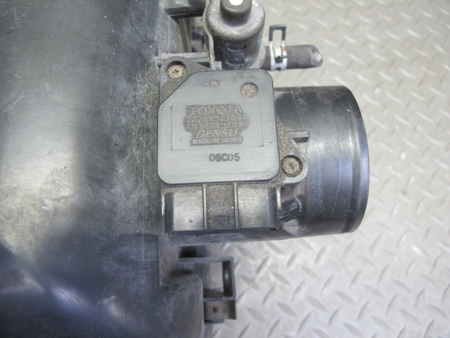 00-05 Toyota MR2 Spyder ZZW30L Air Intake Cleaner Filter Box w Sensor OEM