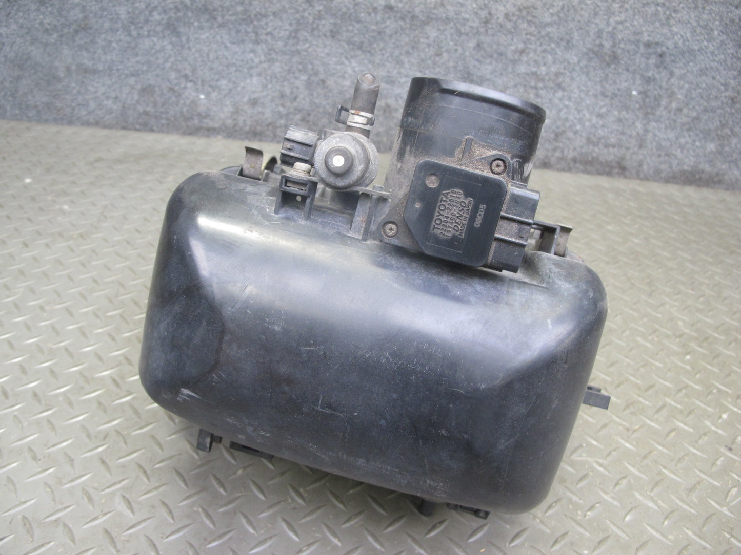 00-05 Toyota MR2 Spyder ZZW30L Air Intake Cleaner Filter Box w Sensor OEM