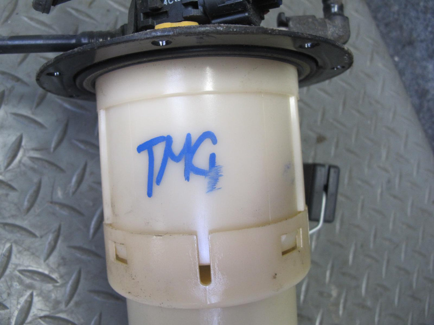 00-05 Toyota MR2 Spyder ZZW30L 1ZZFE Fuel Pump Level Sensor Assembly OEM