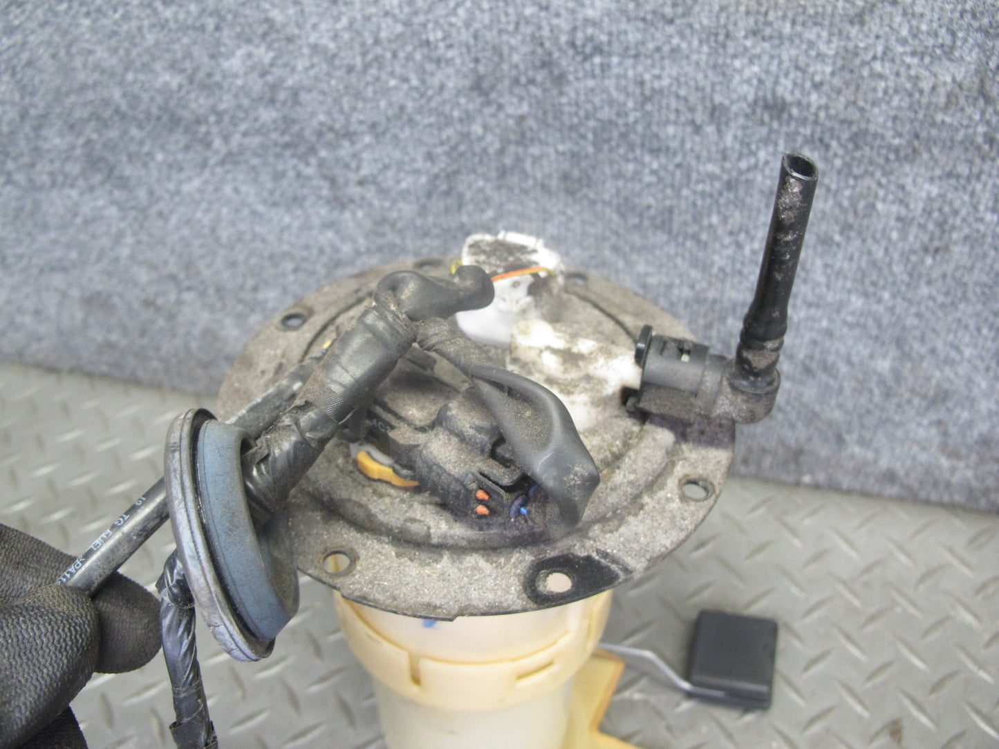 00-05 Toyota MR2 Spyder ZZW30L 1ZZFE Fuel Pump Level Sensor Assembly OEM
