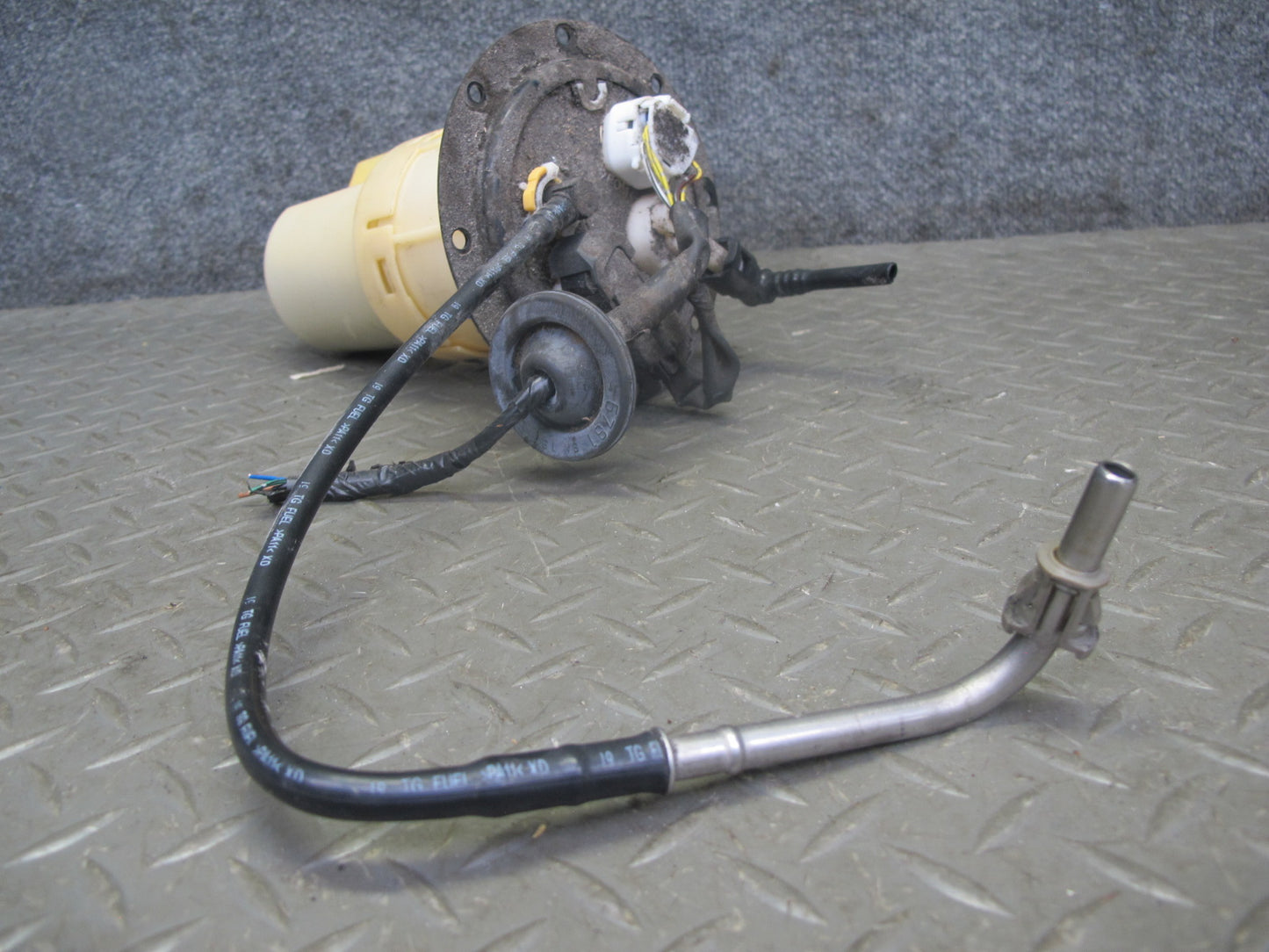 00-05 Toyota MR2 Spyder ZZW30L 1ZZFE Fuel Pump Level Sensor Assembly OEM