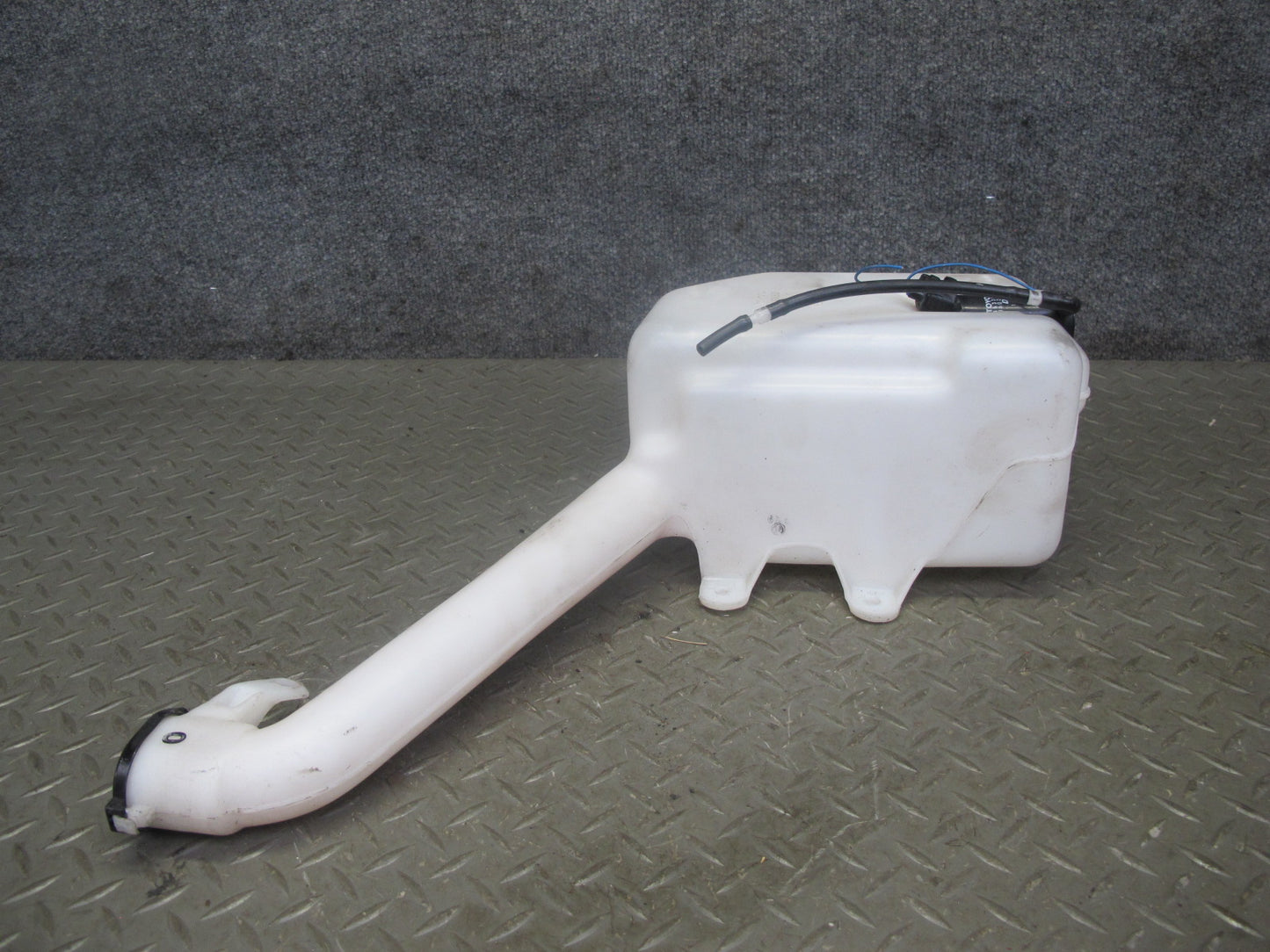 00-05 Toyota MR2 Spyder ZZW30L Windshield Washer Fluid Reservoir Tank w Pump OEM