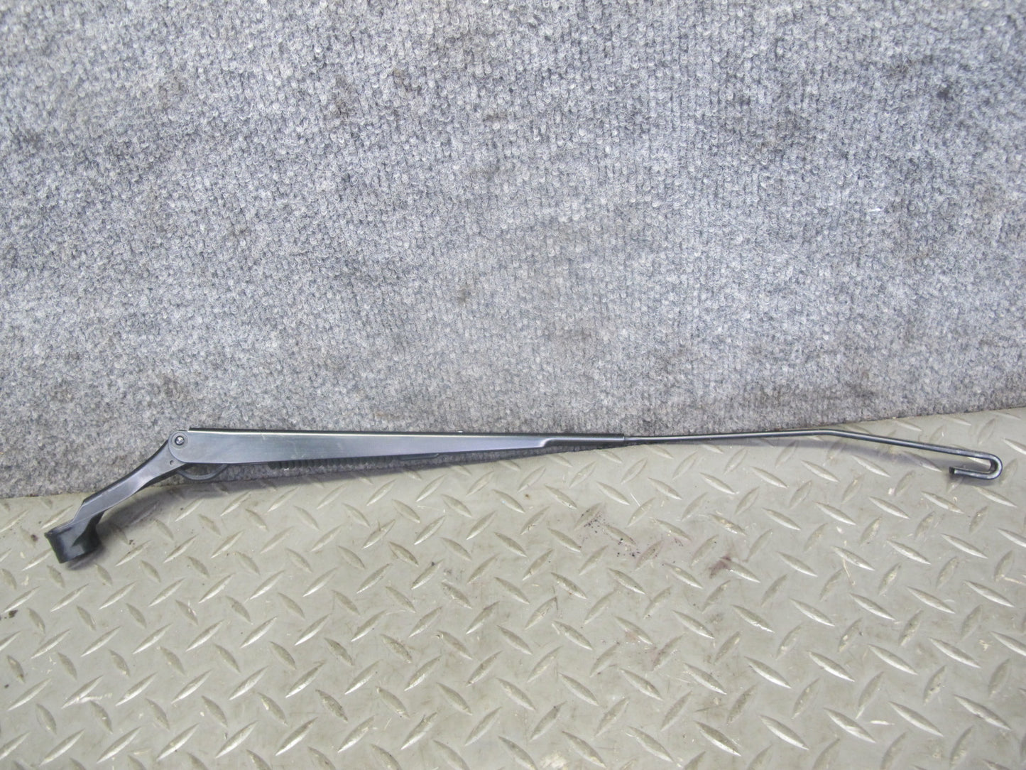 00-05 Toyota MR2 Spyder ZZW30L Set of 2 Front Left & Right Wiper Arm OEM