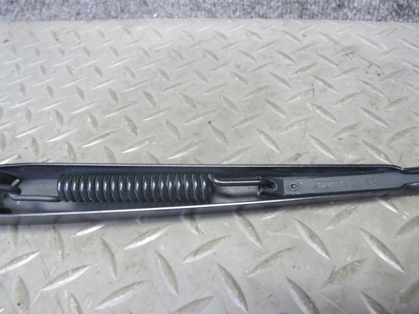 00-05 Toyota MR2 Spyder ZZW30L Set of 2 Front Left & Right Wiper Arm OEM