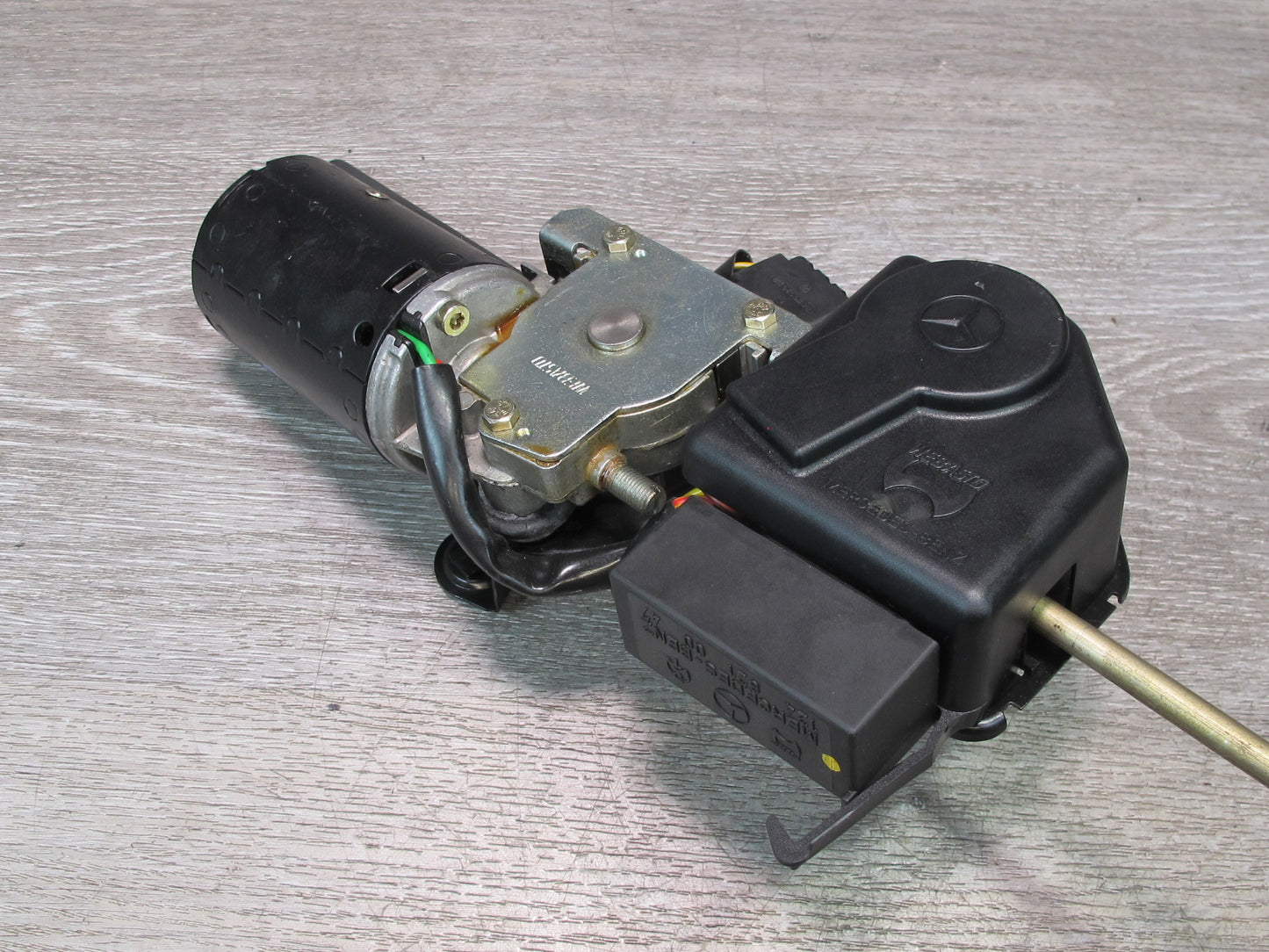 86-91 Mercedes W126 S-class Sunroof Motor 0390251696 OEM