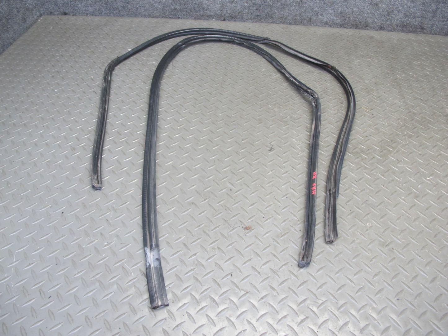 86-91 Mazda RX7 Coupe Set of 6 Left & Right Door Weatherstrip Rubber Seal OEM