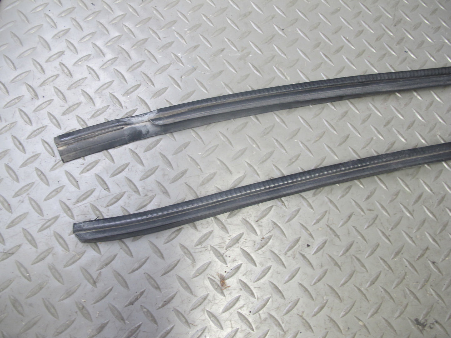 86-91 Mazda RX7 Coupe Set of 6 Left & Right Door Weatherstrip Rubber Seal OEM
