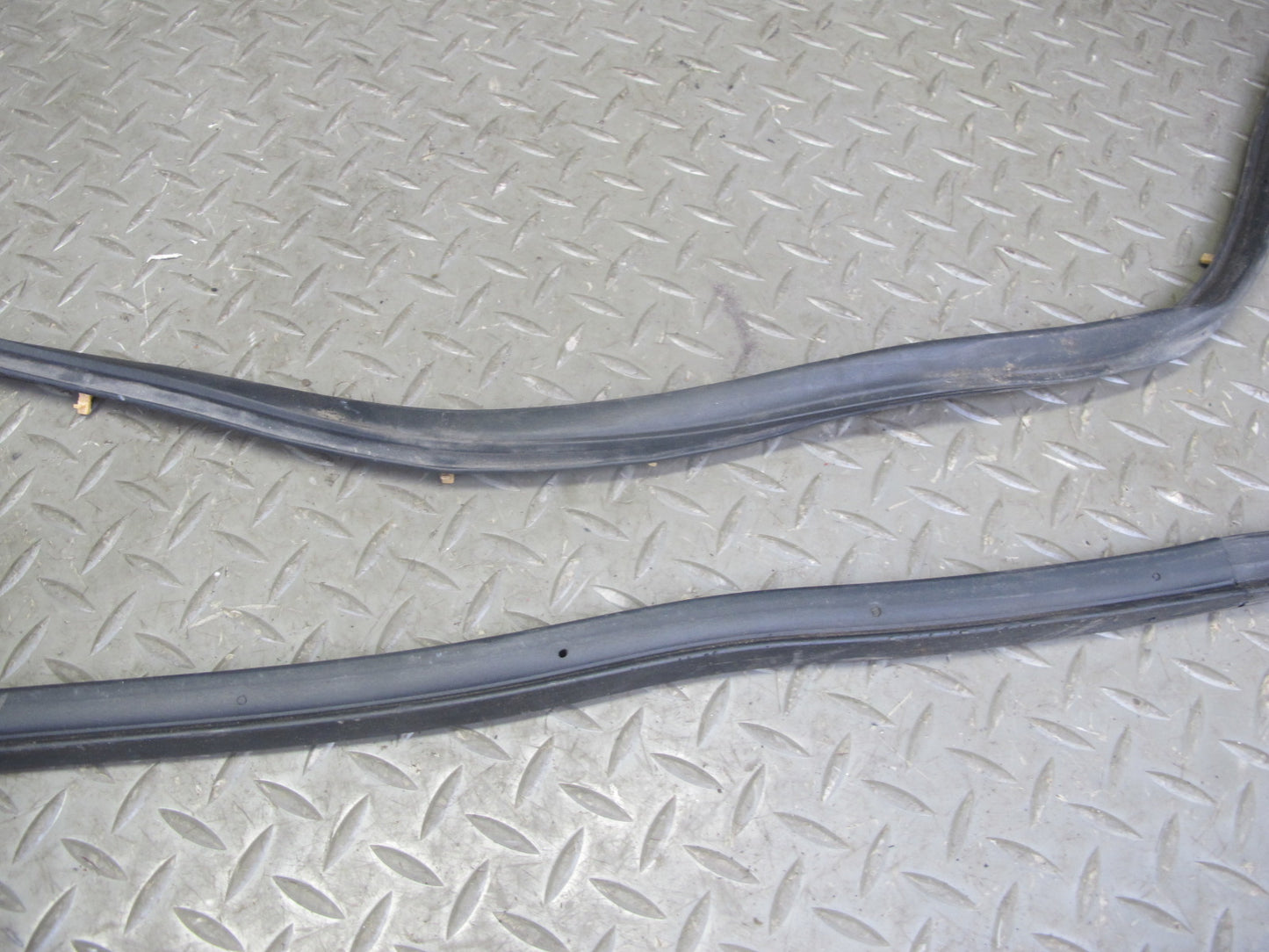 86-91 Mazda RX7 Coupe Set of 6 Left & Right Door Weatherstrip Rubber Seal OEM