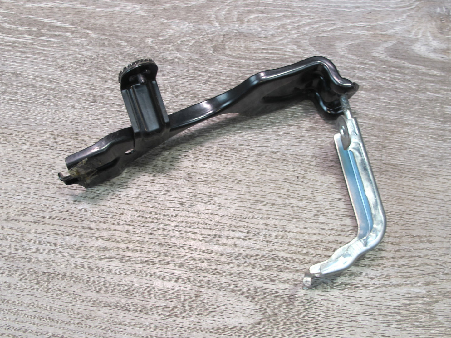 08-16 Lexus UVF46 LS600h Battery Mount Tray Bracket Holder Support Set OEM