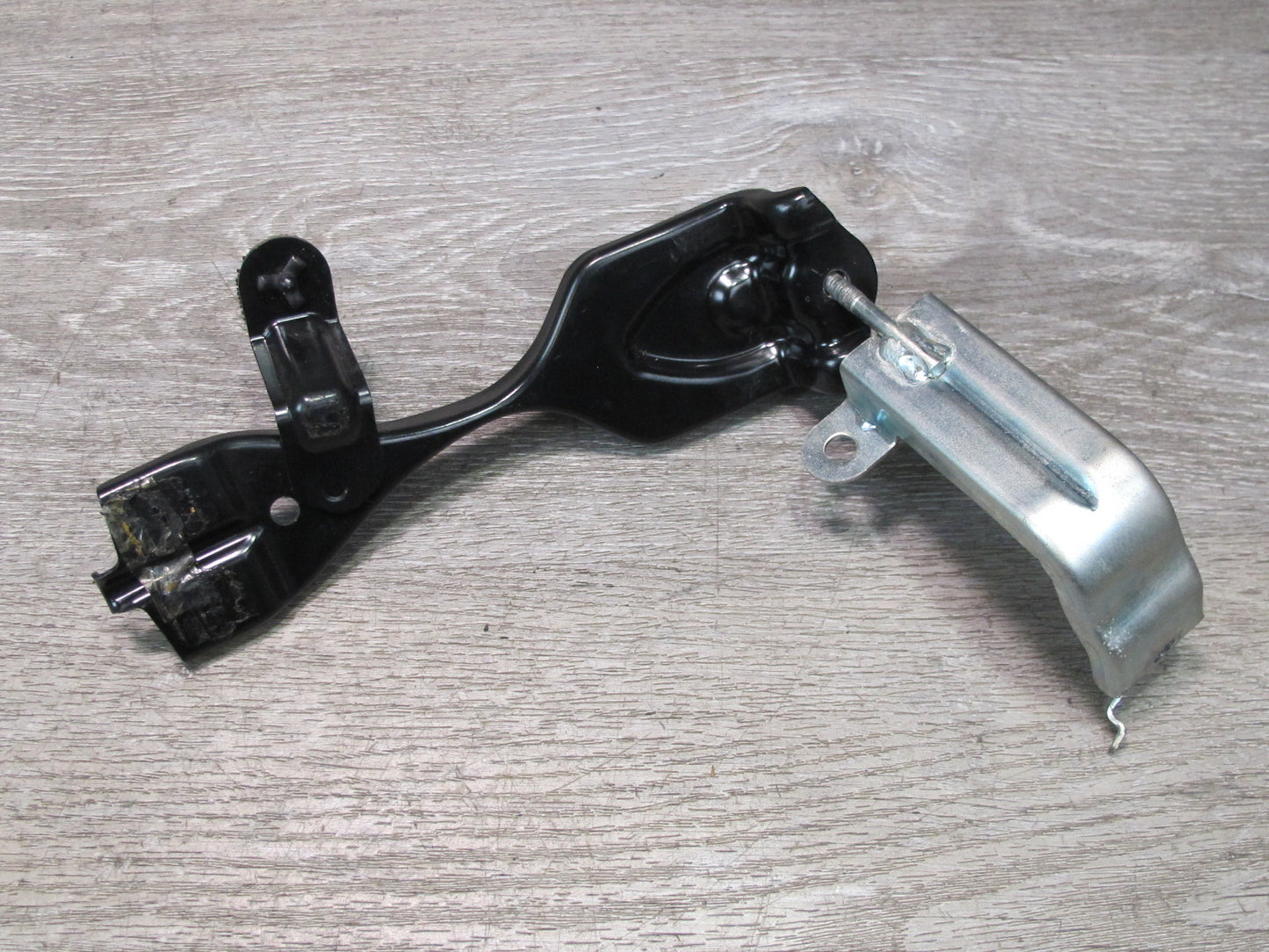08-16 Lexus UVF46 LS600h Battery Mount Tray Bracket Holder Support Set OEM