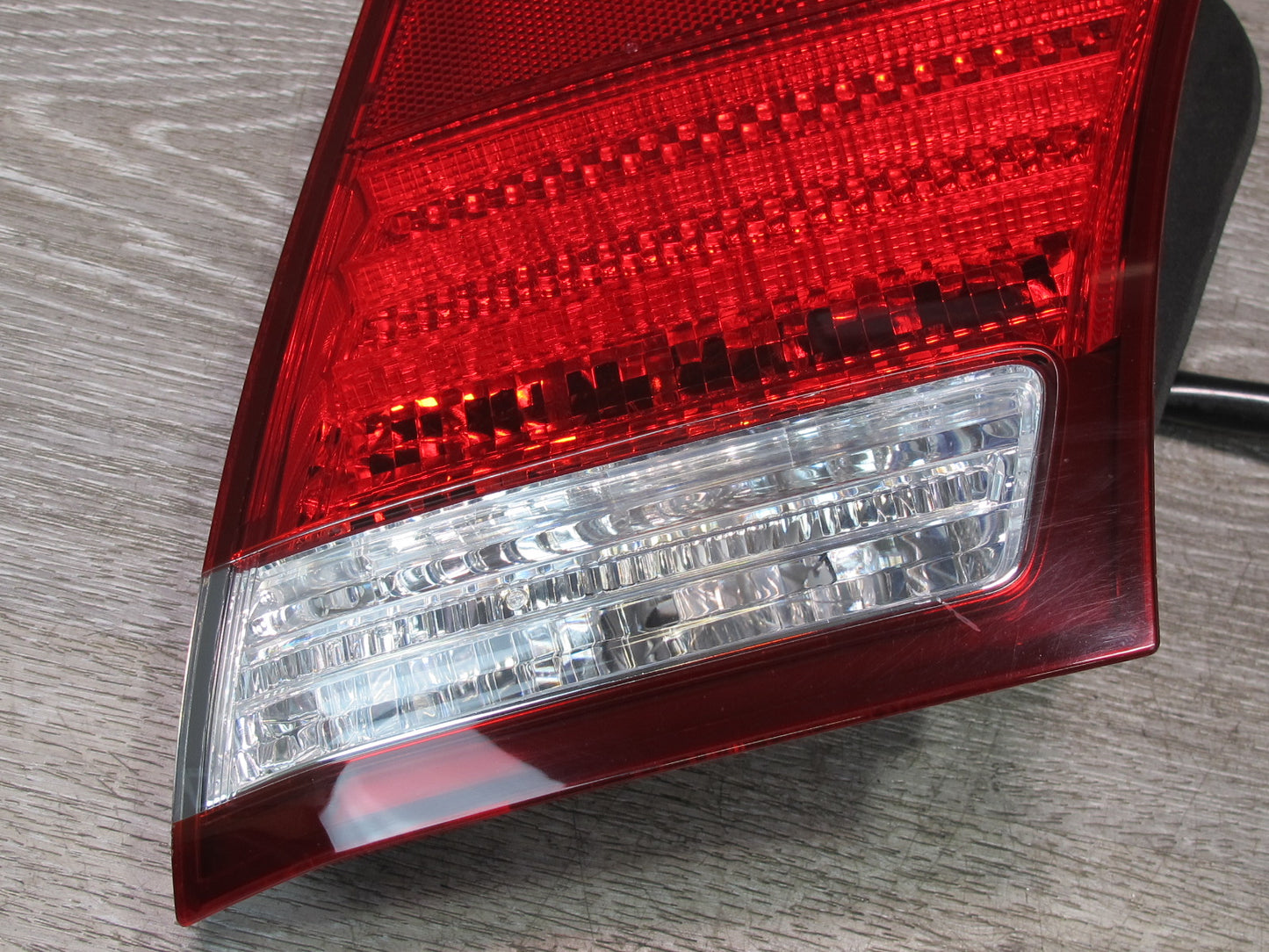 08-09 Lexus UVF46 LS600h Rear Right Inner Trunk Lid Tail Light Lamp OEM
