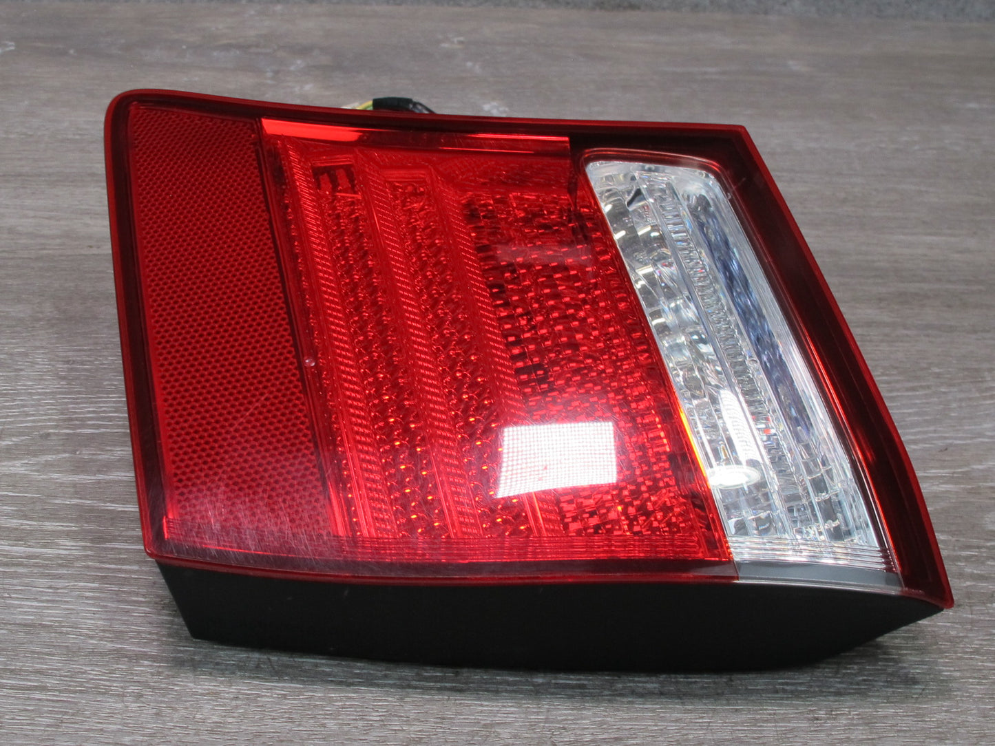 08-09 Lexus UVF46 LS600h Rear Right Inner Trunk Lid Tail Light Lamp OEM