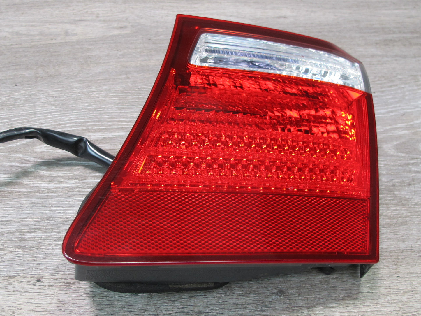 08-09 Lexus UVF46 LS600h Rear Right Inner Trunk Lid Tail Light Lamp OEM