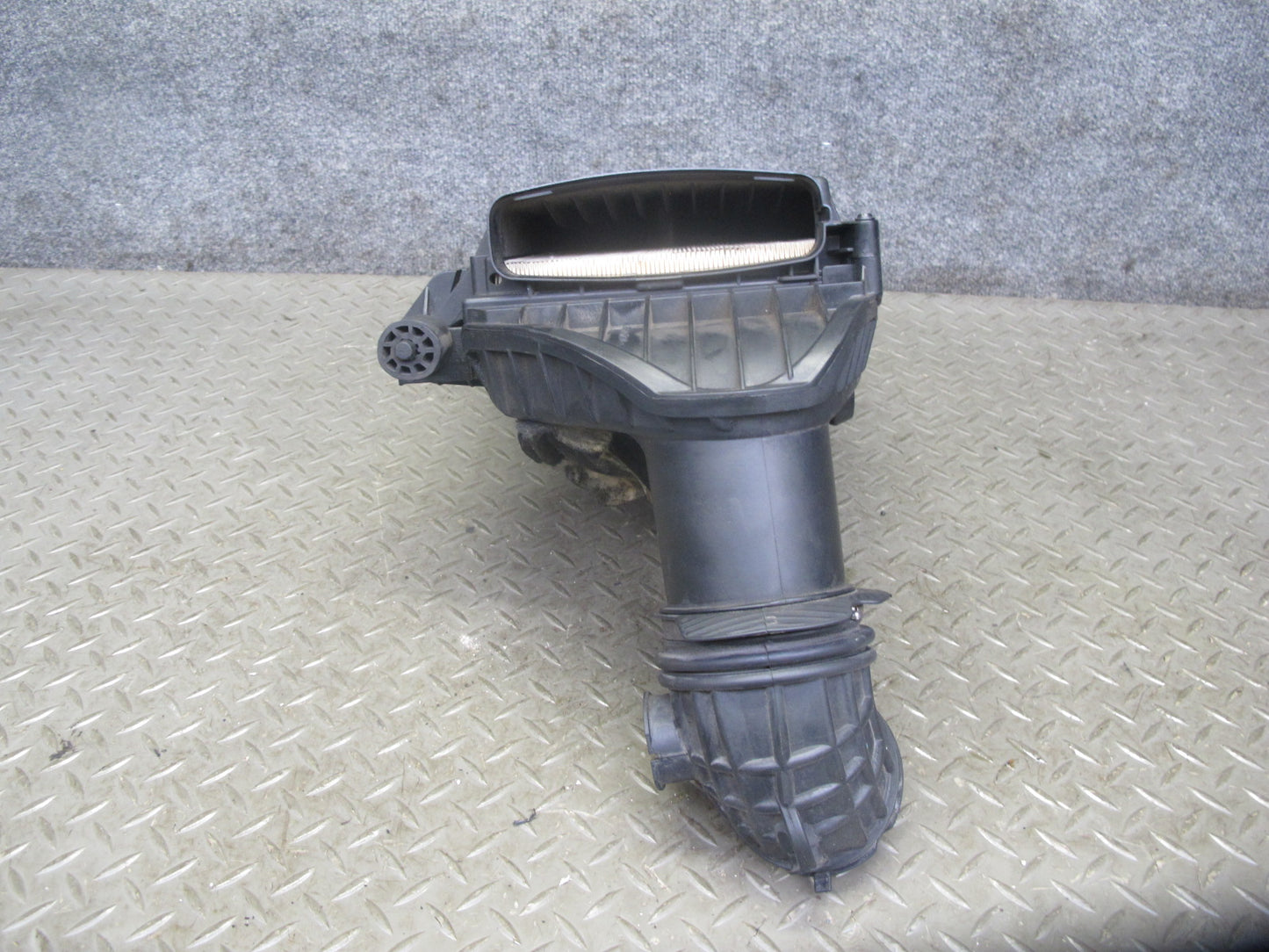 12-15 Mercedes W166 ML350 M276 Air Intake Cleaner Filter Box 2760901301 OEM