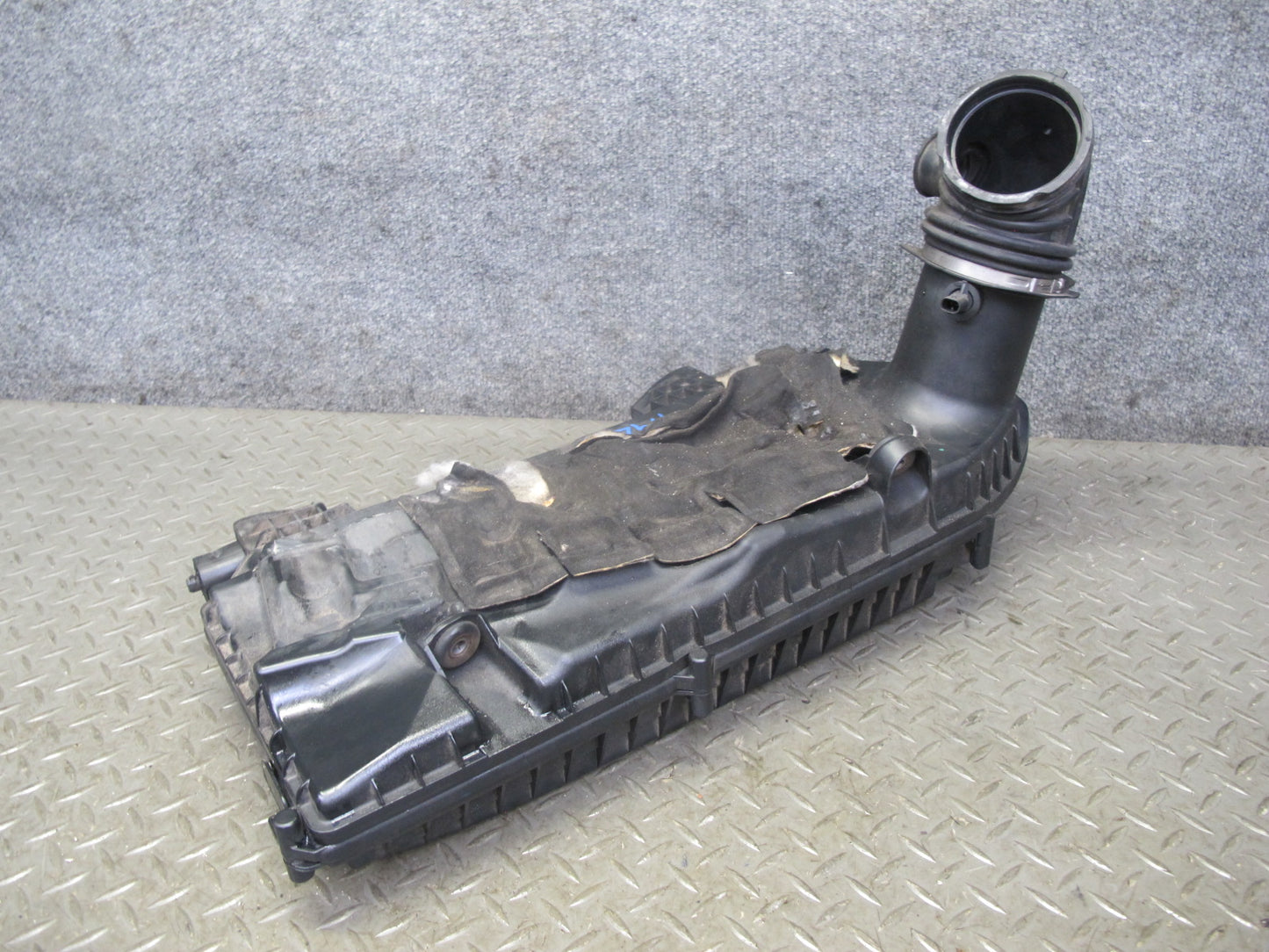 12-15 Mercedes W166 ML350 M276 Air Intake Cleaner Filter Box 2760901301 OEM