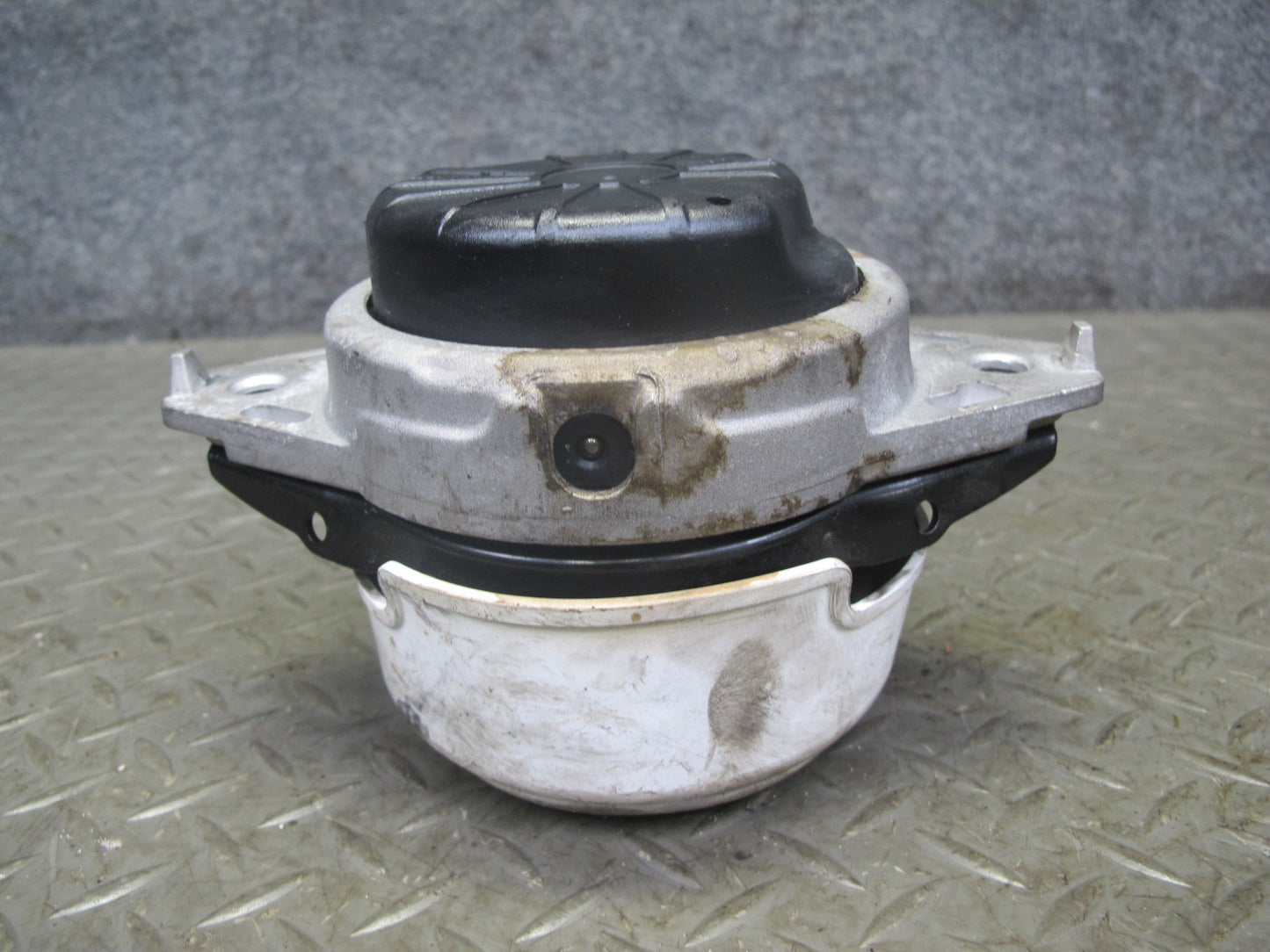 12-15 Mercedes W166 ML350 M276 Set of 2 Left & Right Engine Motor Mount OEM