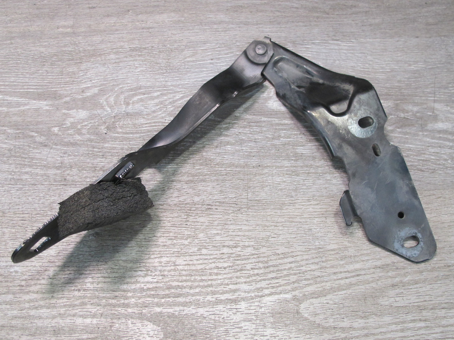 2004-2009 Cadillac XLR Front Right & Left Side Hood Bonnet Hinge Support Set