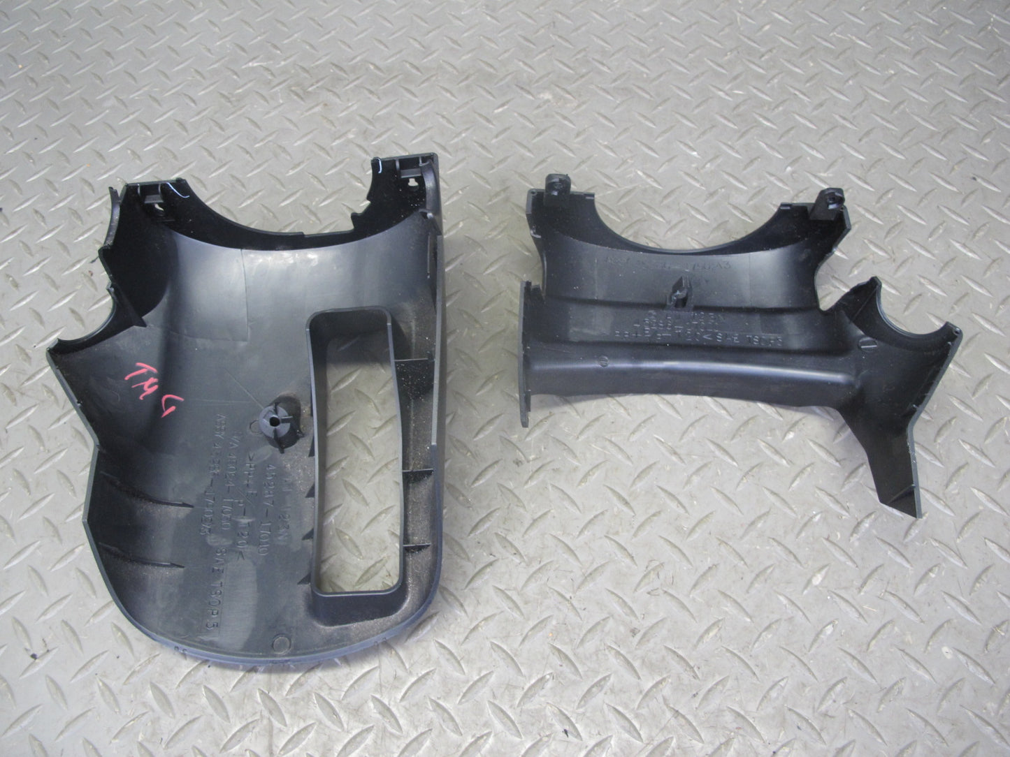 00-05 Toyota MR2 Spyder ZZW30L Steering Column Upper & Lower Trim Panel Set OEM