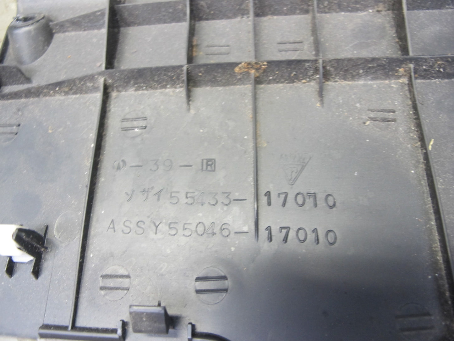 00-05 Toyota MR2 Spyder ZZW30L Dash Front Left Knee Trim Panel 55046-17010 OEM