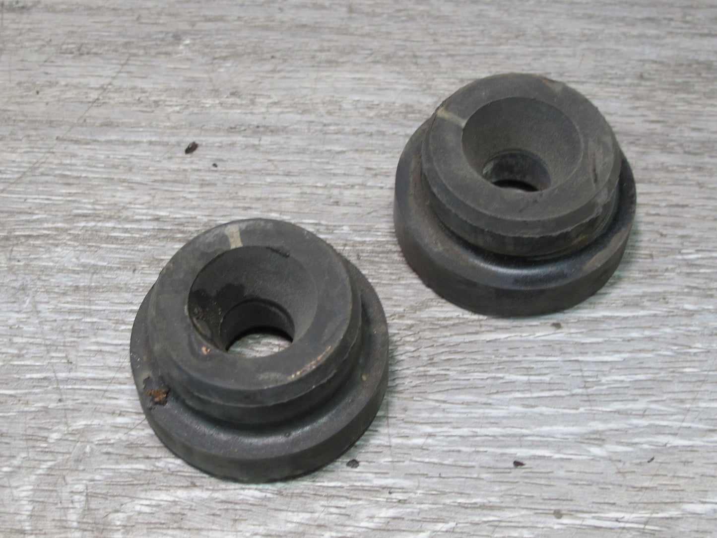 95-97 Lexus UCF20L LS400 Set of 4 Engine Radiator Mount Bracket Support OEM