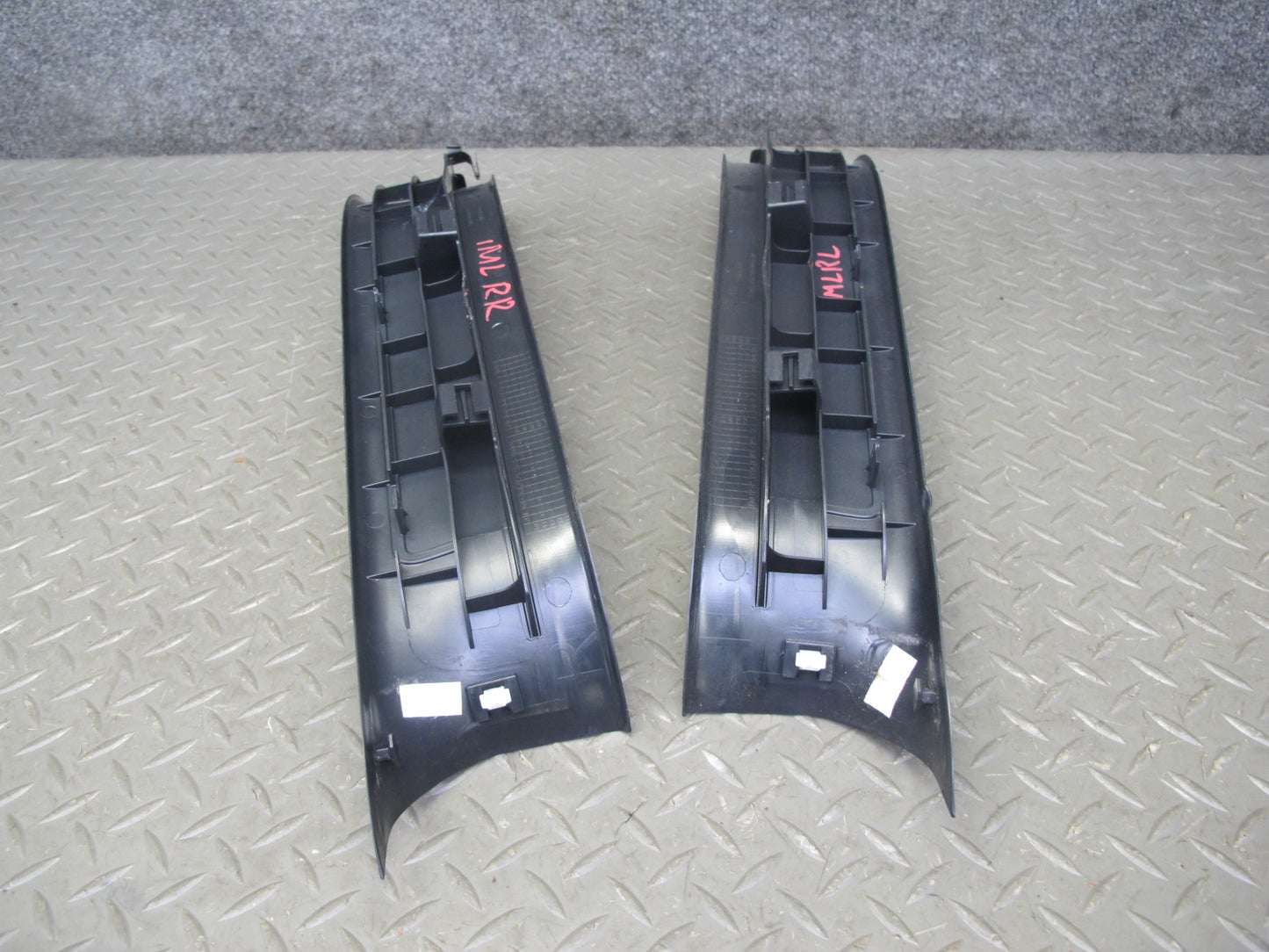 12-15 Mercedes W166 ML Set of 2 Rear Left Right Door Scuff Sill Plate Trim OEM