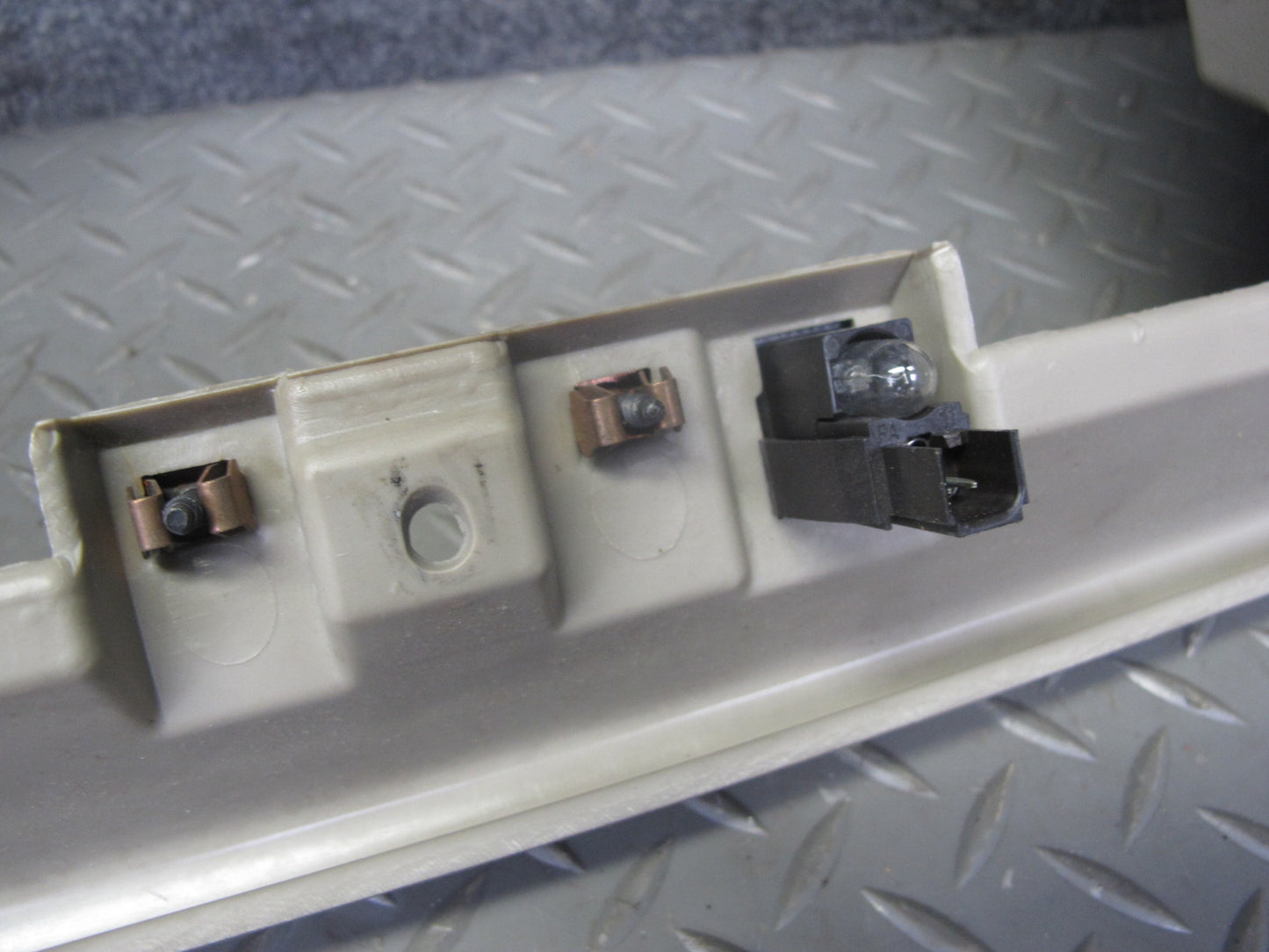 2003-2007 Hummer H2 Dash Right Glove Box Surround Trim Cover Panel