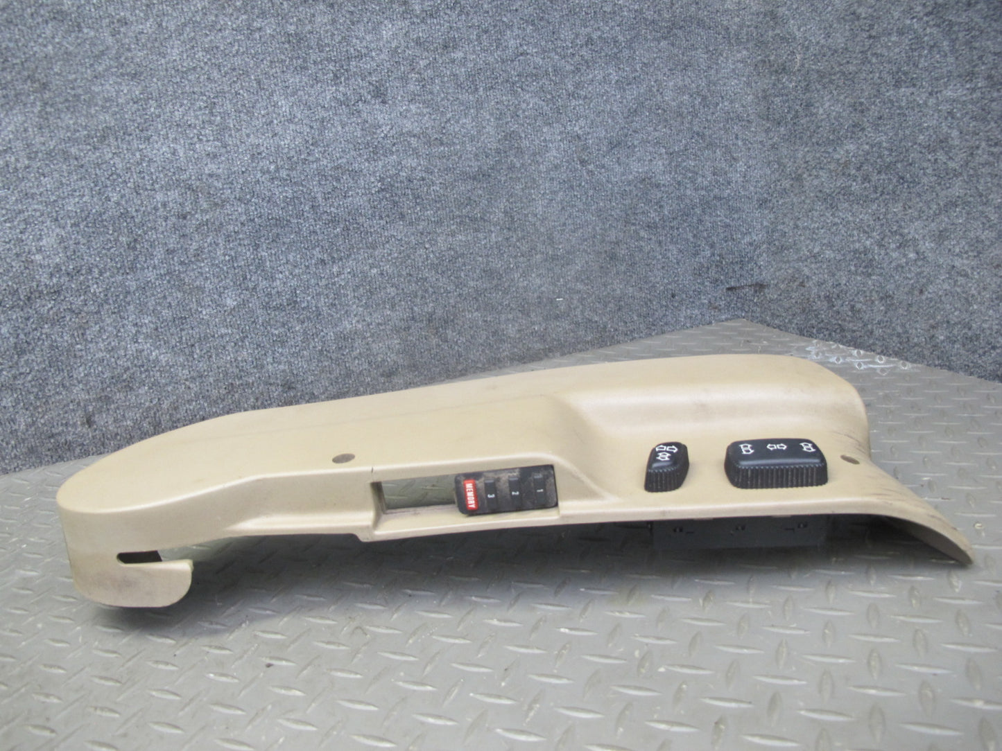 91-95 BMW E34 5-SERIES Set of 2 Front Left Right Seat Trim Cover w Switches OEM