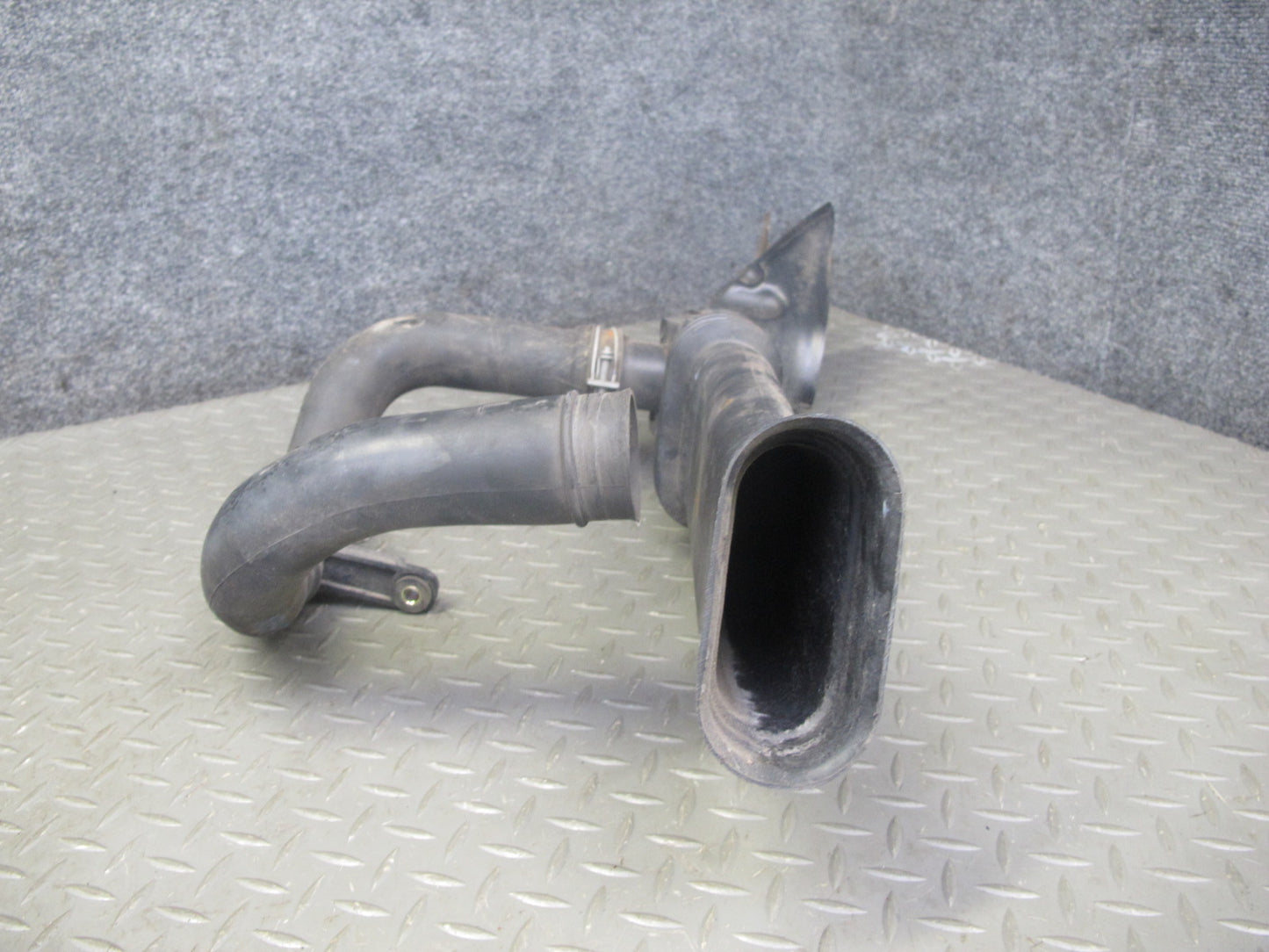 91-95 Nissan Z32 300ZX NA Left & Right Air Intake Inlet Duct Hose Pipe Set OEM