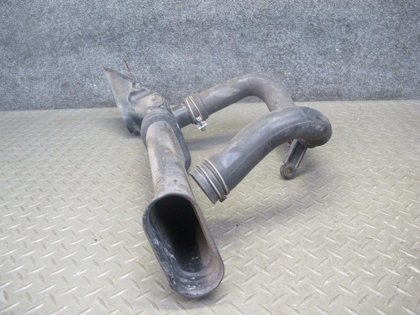 91-95 Nissan Z32 300ZX NA Left & Right Air Intake Inlet Duct Hose Pipe Set OEM