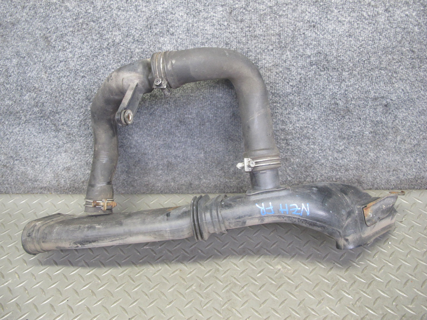 91-95 Nissan Z32 300ZX NA Left & Right Air Intake Inlet Duct Hose Pipe Set OEM