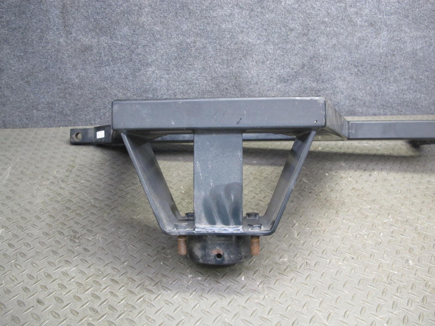 03-09 Hummer H2 Rear Trunk Spare Wheel Tire Carrier Holder Bracket W/ TOW Hook