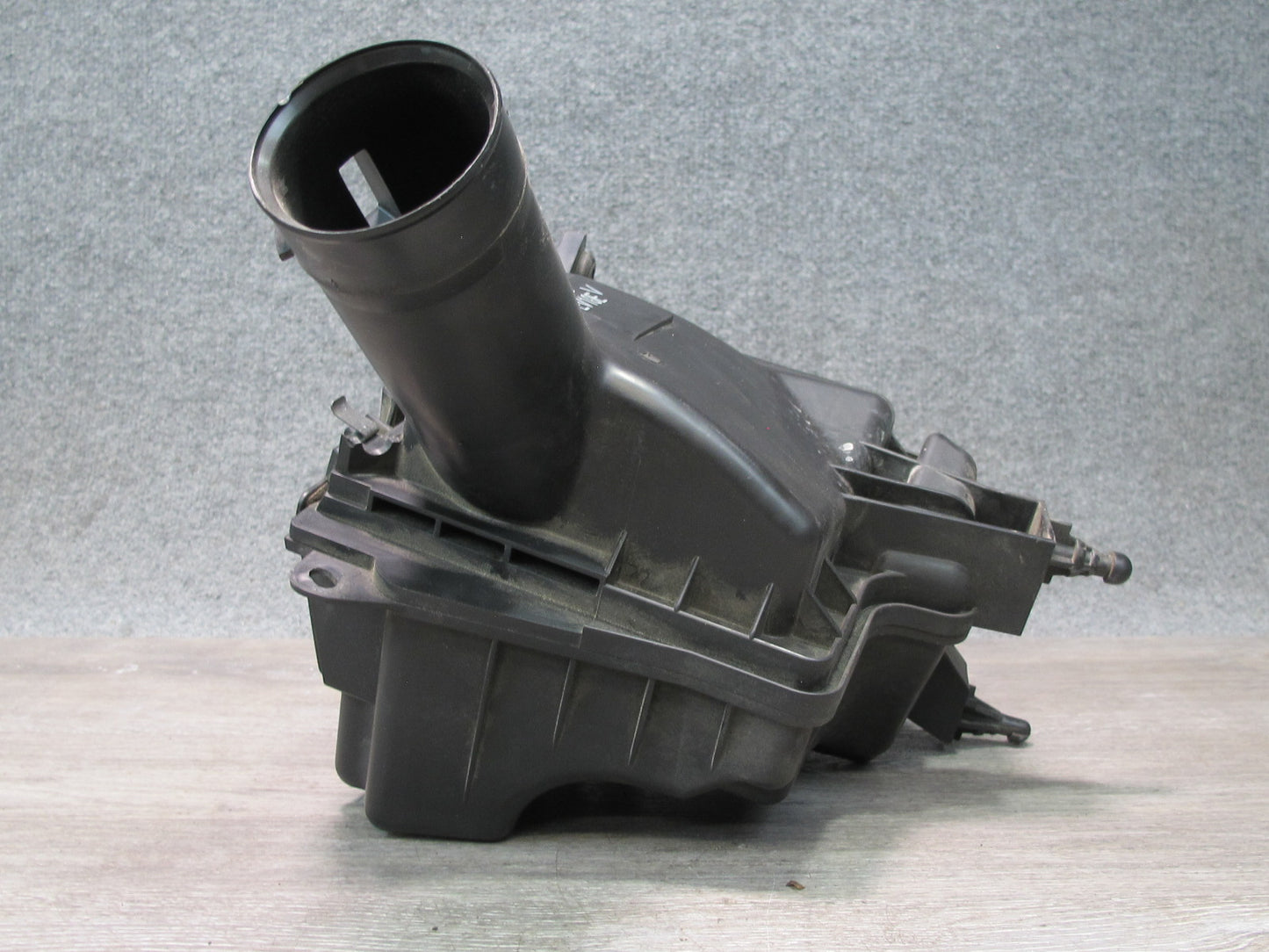 07-08 Nissan Z33 350Z VQ35HR Convertible Front Right Air Cleaner Filter Box OEM