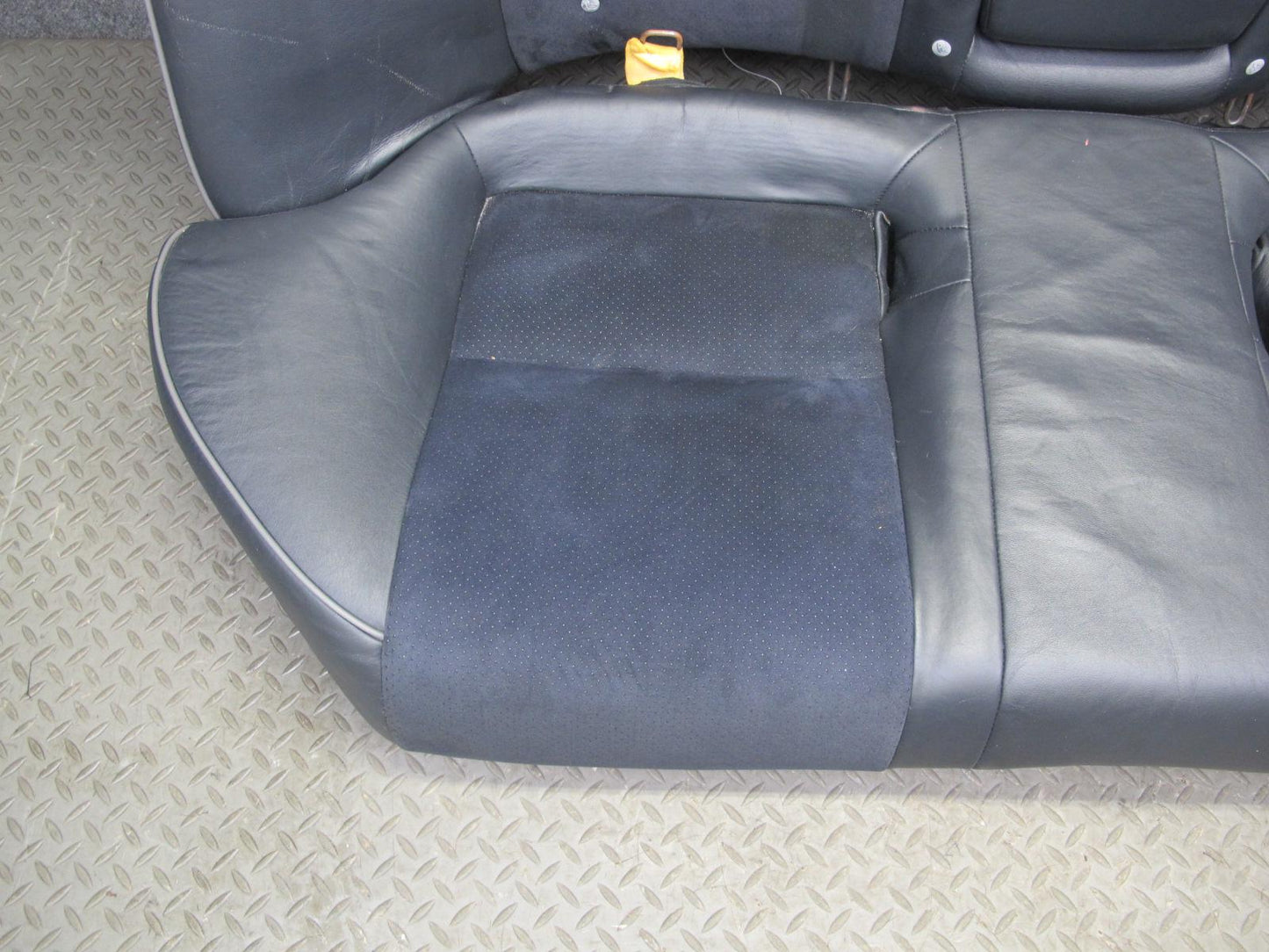 04-05 Lexus JCE10L IS300 Sedan Front & Rear Suede Leather Black Seat Set OEM
