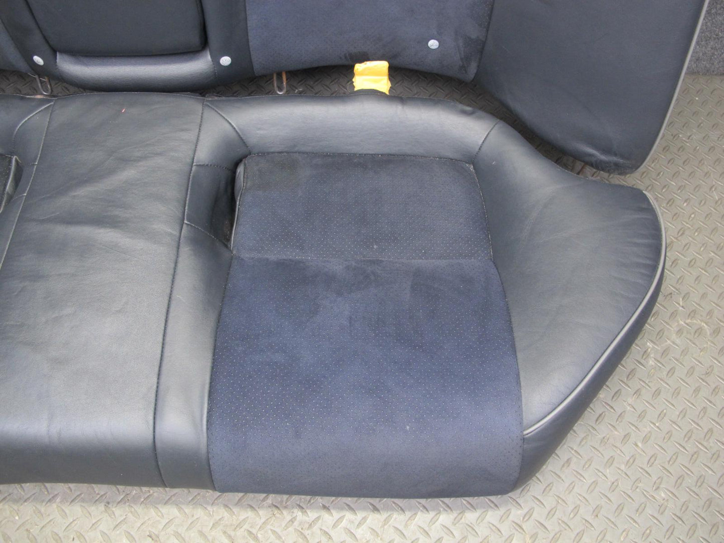 04-05 Lexus JCE10L IS300 Sedan Front & Rear Suede Leather Black Seat Set OEM