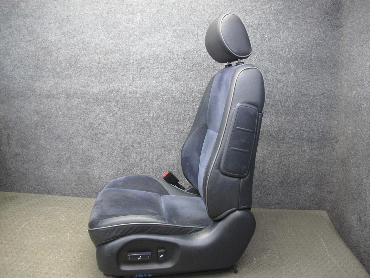 04-05 Lexus JCE10L IS300 Sedan Front & Rear Suede Leather Black Seat Set OEM