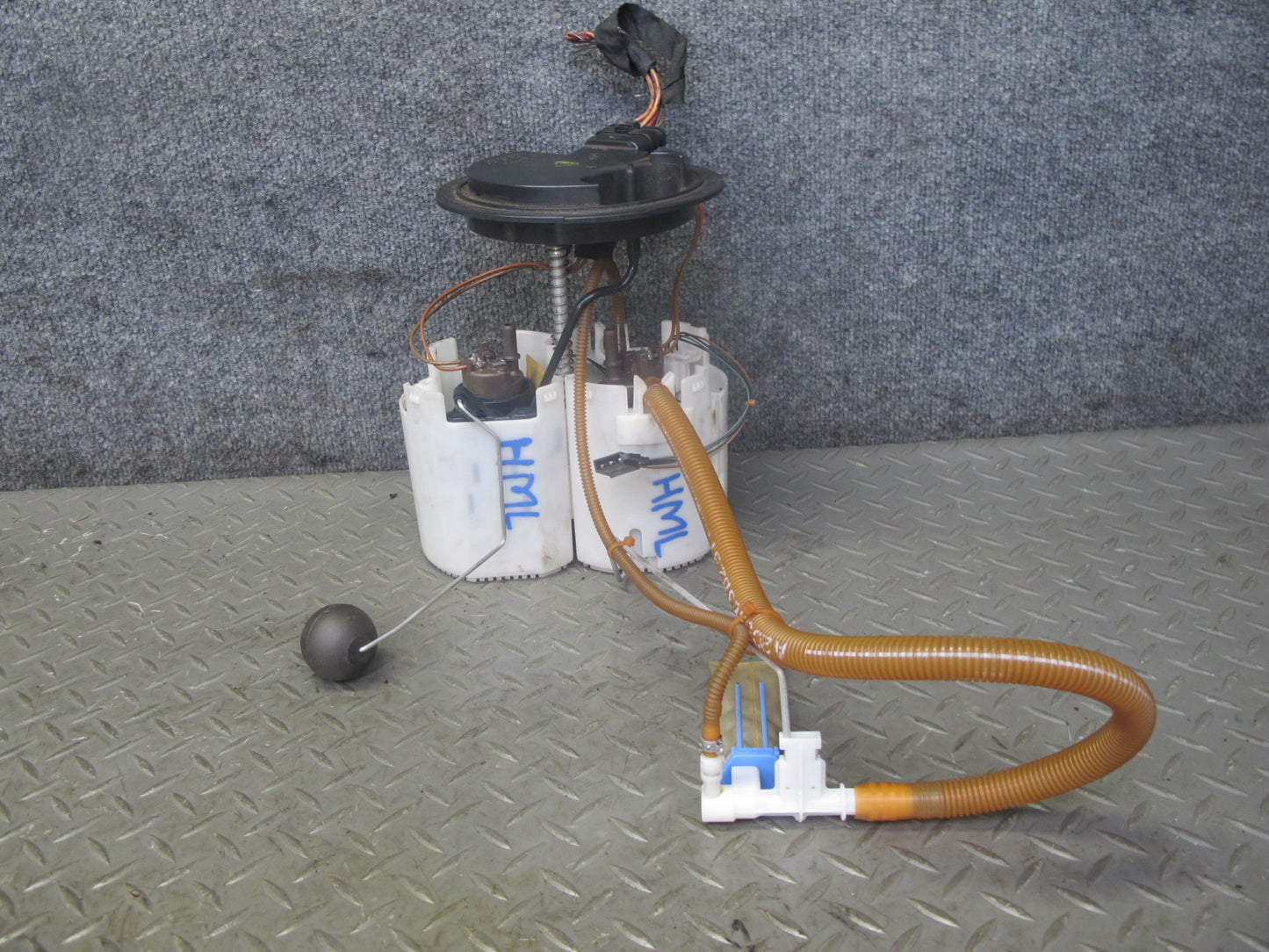 07-11 Mercedes W164 ML63 AMG M156 Fuel Pump & Sending Unit Set OEM