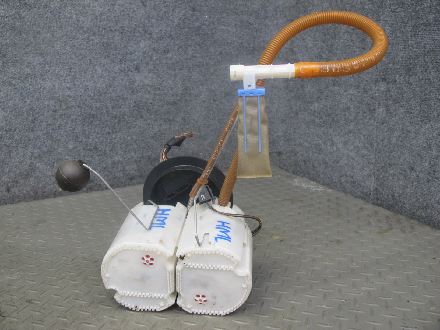 07-11 Mercedes W164 ML63 AMG M156 Fuel Pump & Sending Unit Set OEM