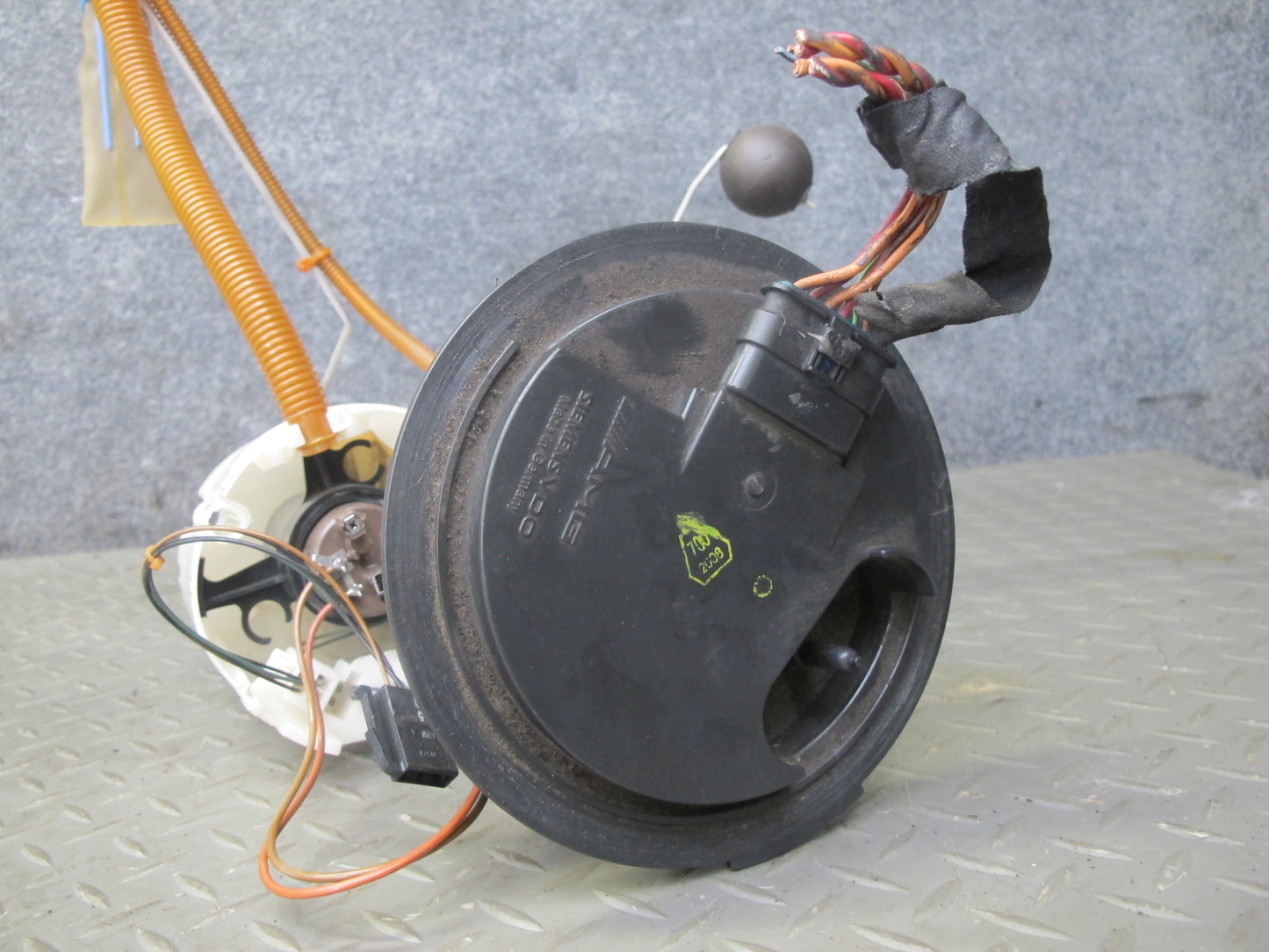 07-11 Mercedes W164 ML63 AMG M156 Fuel Pump & Sending Unit Set OEM