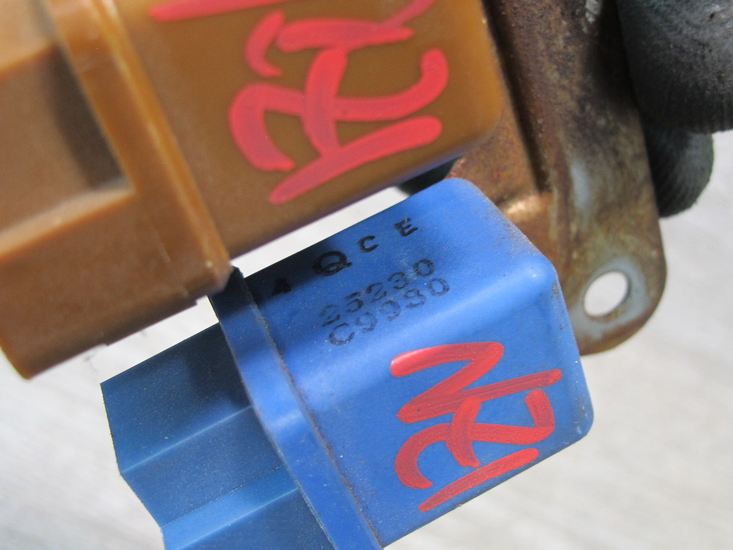 90-96 Nissan 300ZX Z32 Set of 2 Relay w Mount Bracket Assembly OEM