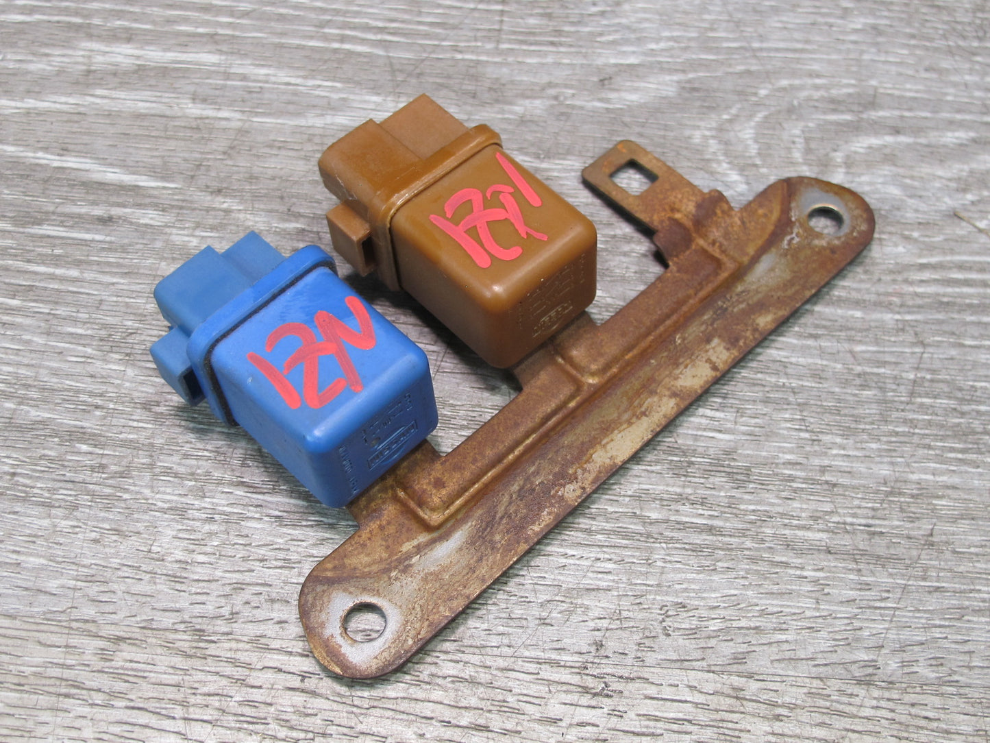 90-96 Nissan 300ZX Z32 Set of 2 Relay w Mount Bracket Assembly OEM