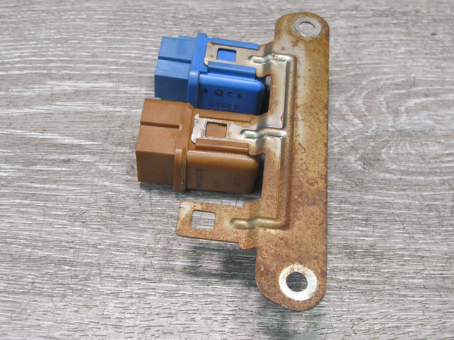 90-96 Nissan 300ZX Z32 Set of 2 Relay w Mount Bracket Assembly OEM