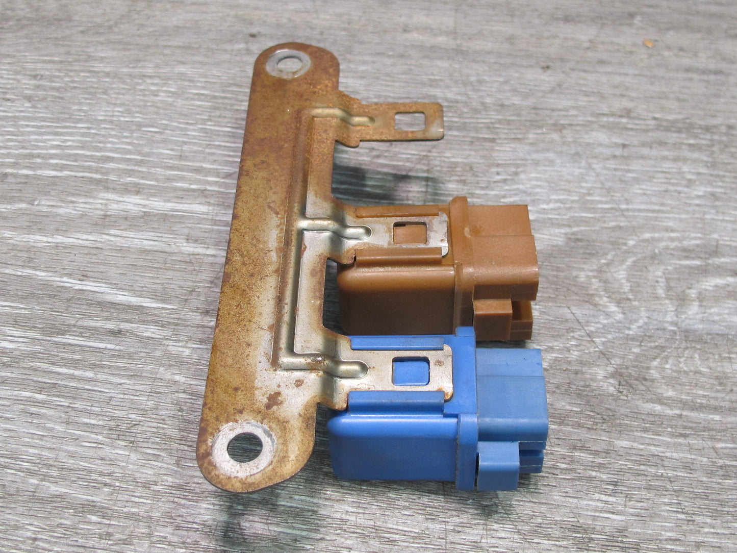 90-96 Nissan 300ZX Z32 Set of 2 Relay w Mount Bracket Assembly OEM